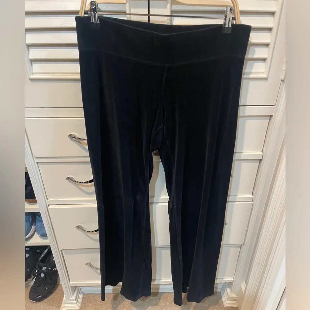 Vintage Juicy Couture Black Velour Track Suit - Hoodie and Pants - Picture 4 of 7